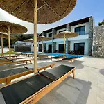 Terra Pietra Luxury & * Lardos