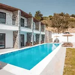 Villa Terra Pietra Luxury & *