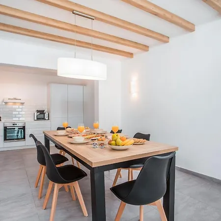 Terra Pietra Luxury & וילה *