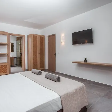 Terra Pietra Luxury & 라도스