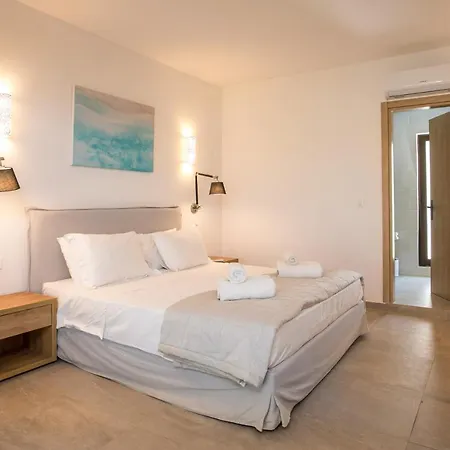 Terra Pietra Luxury & Βίλα Λάρδος