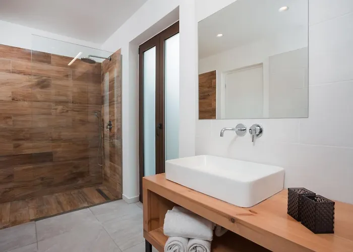 Terra Pietra Luxury & Lardos